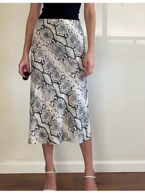 Aritzia Wilfred Snakeskin Slip skirt